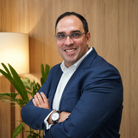 Dr. Antonio Bertelli